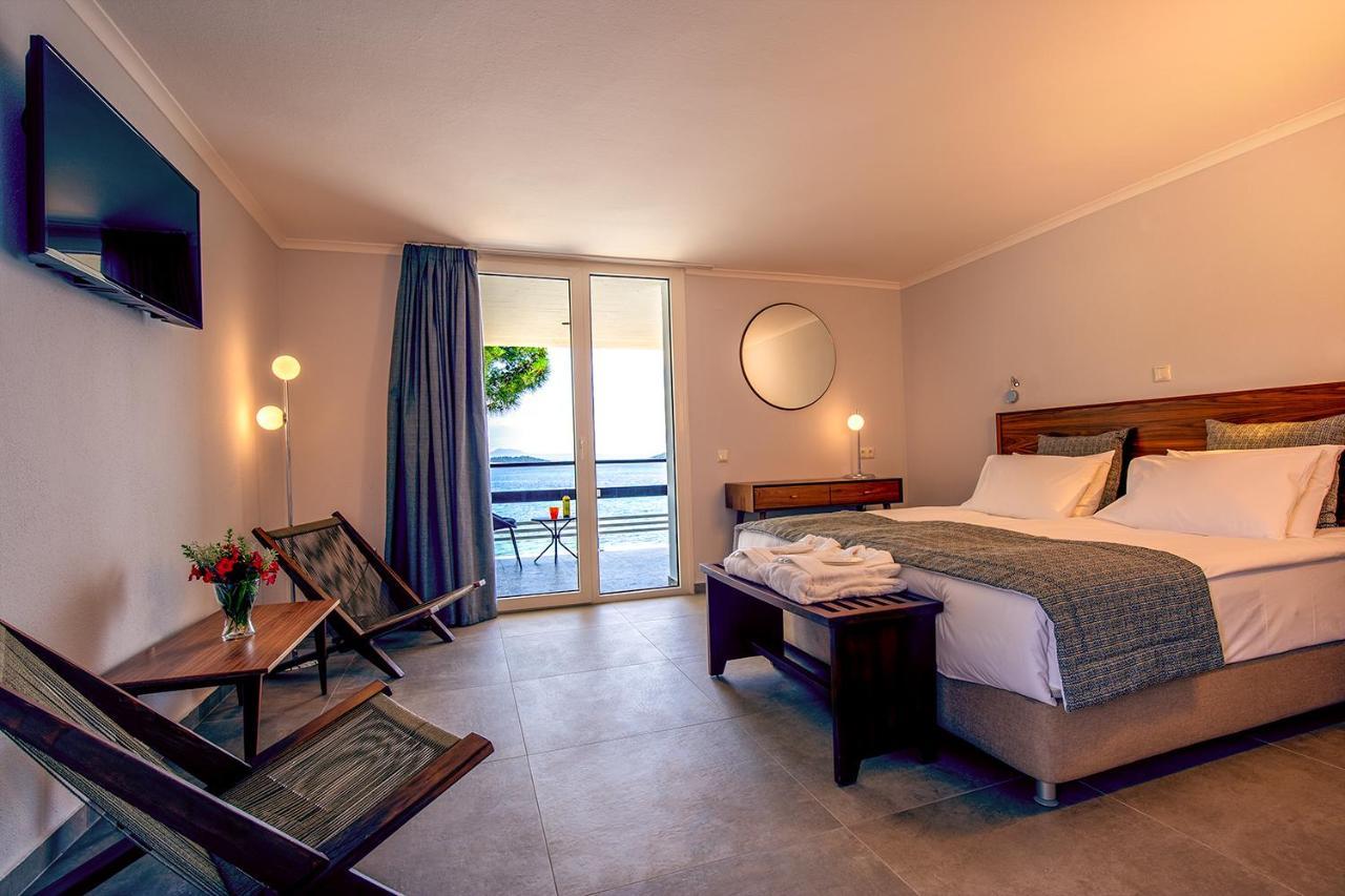 Xenia Ouranoupolis Hotel Exterior photo